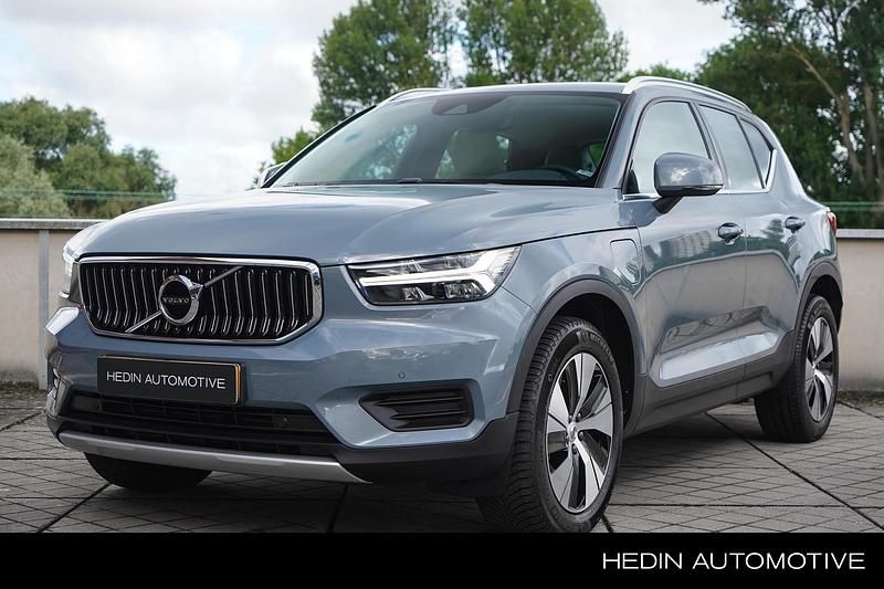 Grijs Gebruikt 2022 Volvo XC40 Business Edition SUV | € 36.995 (Iets duurder) - Afbeelding 1/4