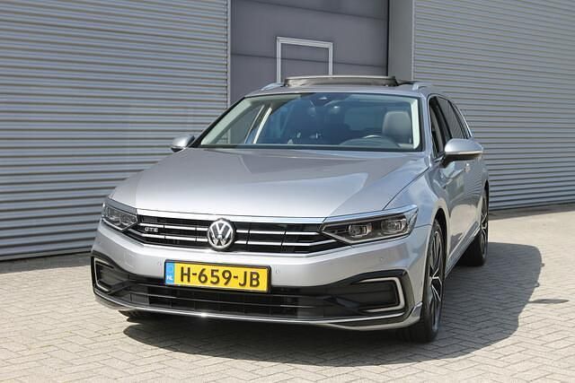 Grijs Gebruikt 2020 VW Passat Business Stationwagen | € 20.999 (Eerlijke prijs) - Afbeelding 1/3