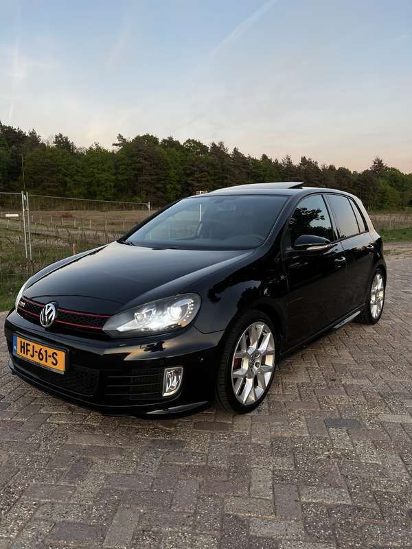 Zwart Gebruikt 2011 VW Golf VI Edition Stationwagen | € 13.499 (Iets duurder) - Afbeelding 1/4