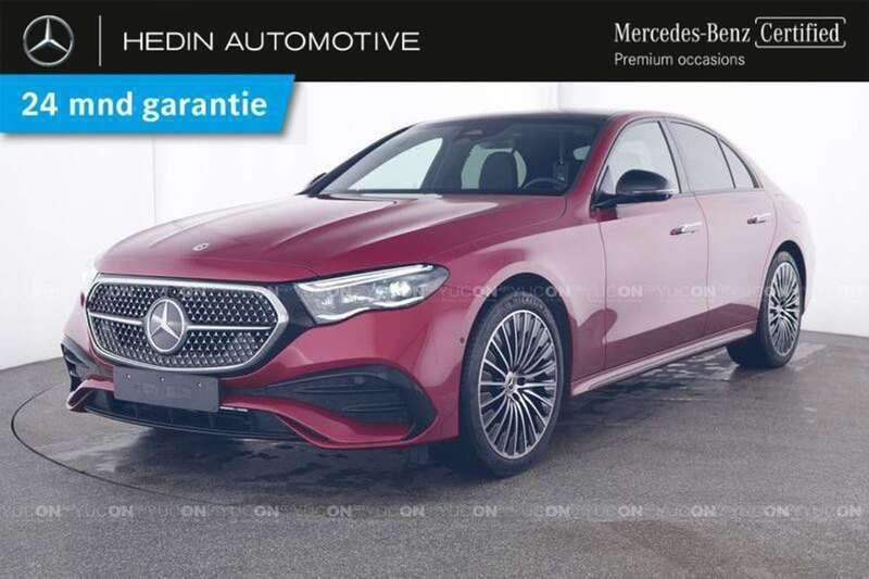 Rood, metallic lak Gebruikt 2024 Mercedes E300 AMG line Sedan | € 74.900 - Afbeelding 1/3