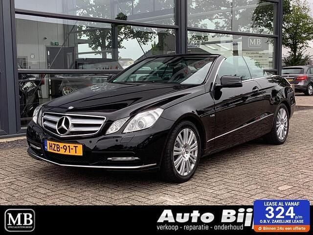 Zwart Gebruikt 2012 Mercedes E300 Avantgarde Cabriolet | € 19.995 (Eerlijke prijs) - Afbeelding 1/4
