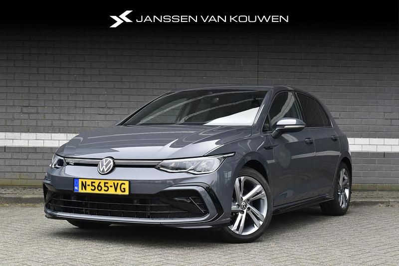 Grijs Gebruikt 2021 VW Golf VIII Business Hatchback | € 25.885 (Iets duurder) - Afbeelding 1/3