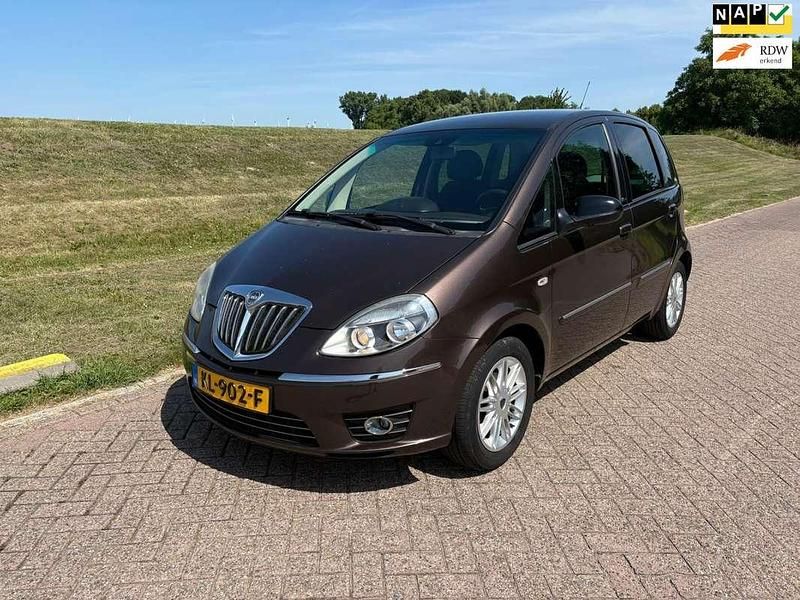 Bruin Gebruikt 2012 Lancia Musa Gold MPV | € 4.250 (Iets duurder) - Afbeelding 1/4