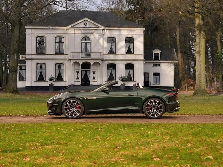 Groen (metallic) Gebruikt 2021 Jaguar F-Type R Cabriolet | € 112.500 (Eerlijke prijs) - Afbeelding 1/4