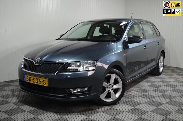 Grijs (metallic) Occasion 2018 Skoda Rapid Clever Hatchback | € 12.500 (Eerlijke prijs) - Afbeelding 1/4