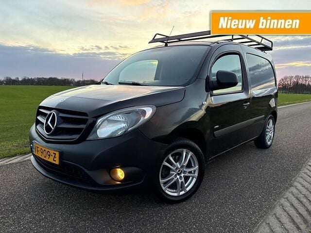 Zwart Gebruikt 2013 Mercedes Citan 108 Van | € 3.500 (Goede deal) - Afbeelding 1/4