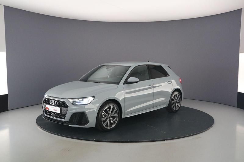 Grijs Gebruikt 2024 Audi A1 Sportback S-Line Hatchback | € 33.900 (Duur) - Afbeelding 1/4