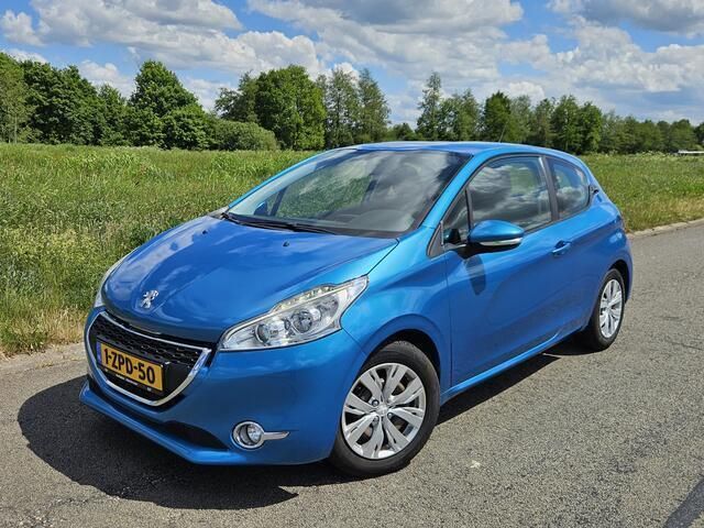 Blauw Gebruikt 2012 Peugeot 208 Active Hatchback | € 4.750 (Eerlijke prijs) - Afbeelding 1/4