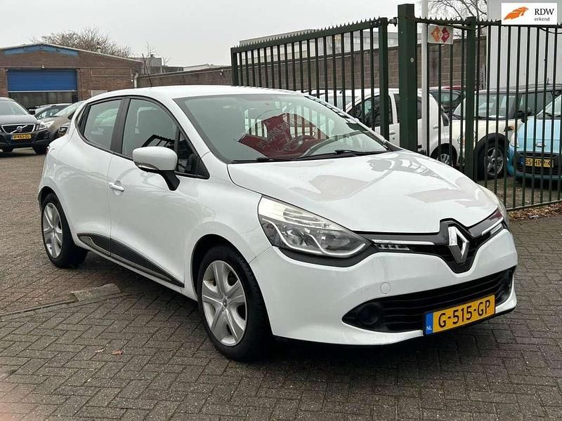 Wit Occasion 2015 Renault Clio IV Night&Day Hatchback | € 6.499 (Eerlijke prijs) - Afbeelding 1/4