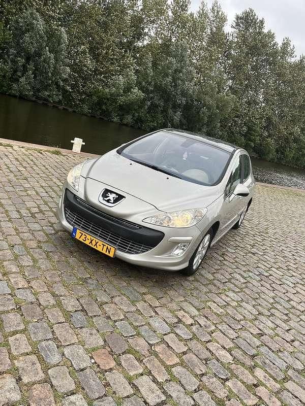Gebruikt 2007 Peugeot 308 Tendance Sedan | € 2.200 (Duur) - Afbeelding 1/4