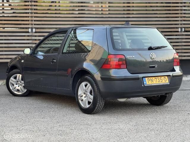 Grijs Gebruikt 2003 VW Golf IV Comfortline Hatchback | € 900 (Eerlijke prijs) - Afbeelding 1/4
