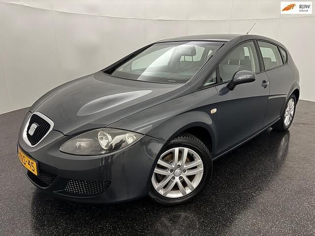 Grijs Occasion 2006 Seat Leon Sport Hatchback | € 2.250 (Eerlijke prijs) - Afbeelding 1/4