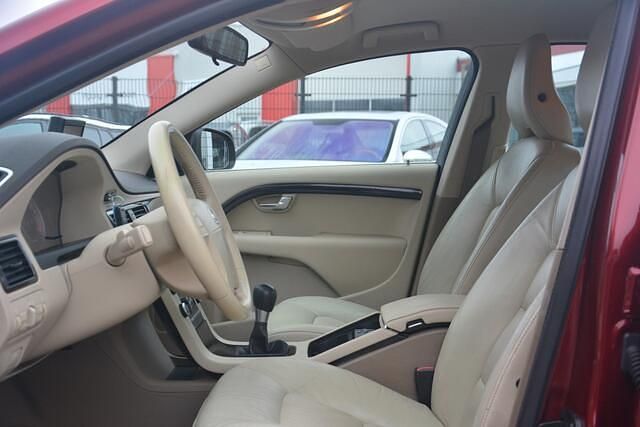 Occasion Volvo S80 Momentum 146 PK (107 kW) 2008 Rood Sedan