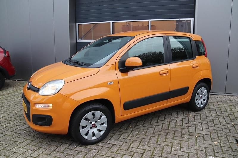 Occasion Fiat Panda Lounge 82 PK (60 kW) 2018 Oranje Hatchback