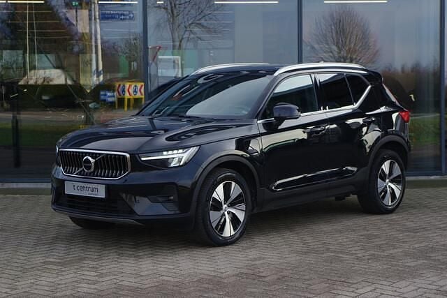 Zwart Occasion 2022 Volvo XC40 Plus SUV | € 31.750 (Goede deal) - Afbeelding 1/4