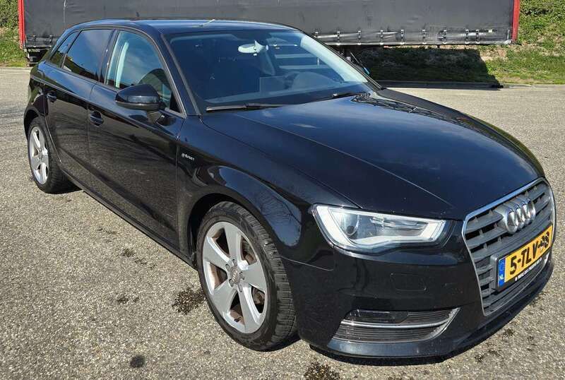 Zwart Gebruikt 2014 Audi A3 Hatchback | € 8.000 - Afbeelding 1/4