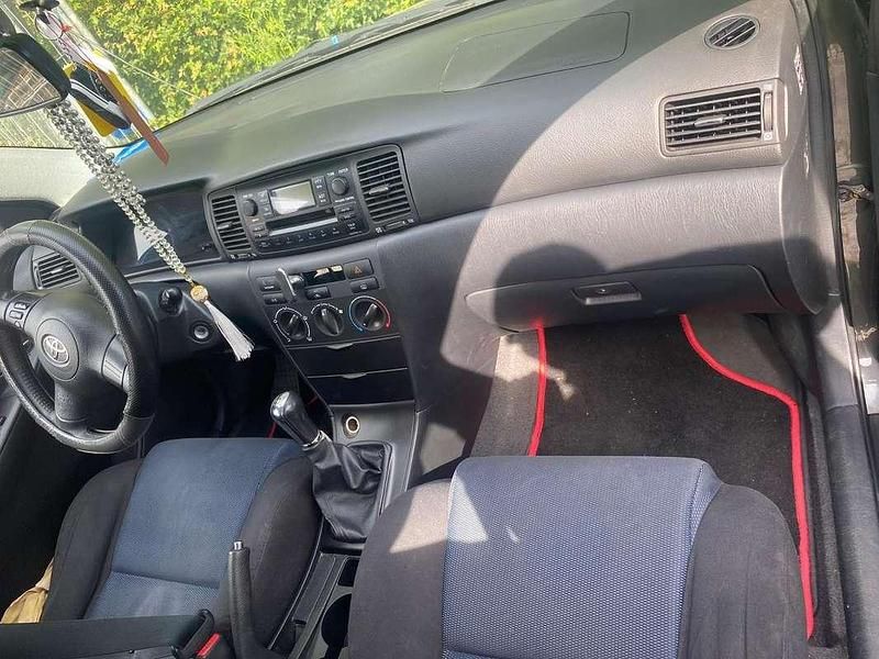 Occasion Toyota Corolla 110 PK (80 kW) 2006 Grijs Hatchback