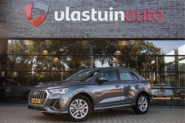 Grijs, metallic lak Gebruikt 2023 Audi Q3 S-Line SUV | € 35.750 (Goede deal) - Afbeelding 1/4