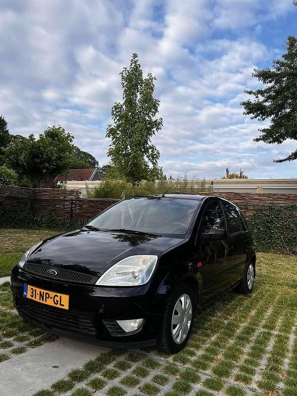 Gebruikt 2004 Ford Fiesta Hatchback | € 2.499 (Eerlijke prijs) - Afbeelding 1/4