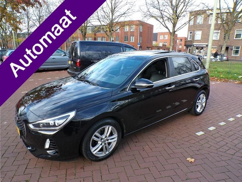 Zwart Gebruikt 2017 Hyundai i30 Premium Hatchback | € 14.944 (Eerlijke prijs) - Afbeelding 1/4