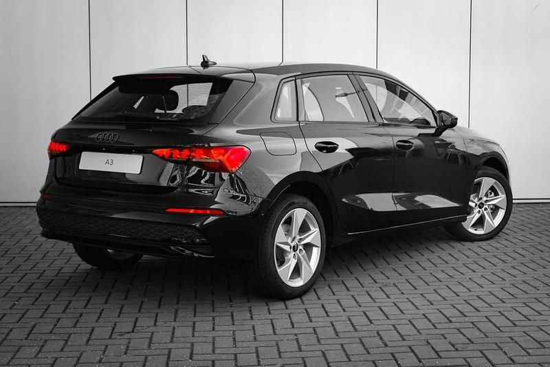 Nieuw Audi A3 Sportback e-tron Advanced 204 PK (150 kW) 2025 Zwart Hatchback