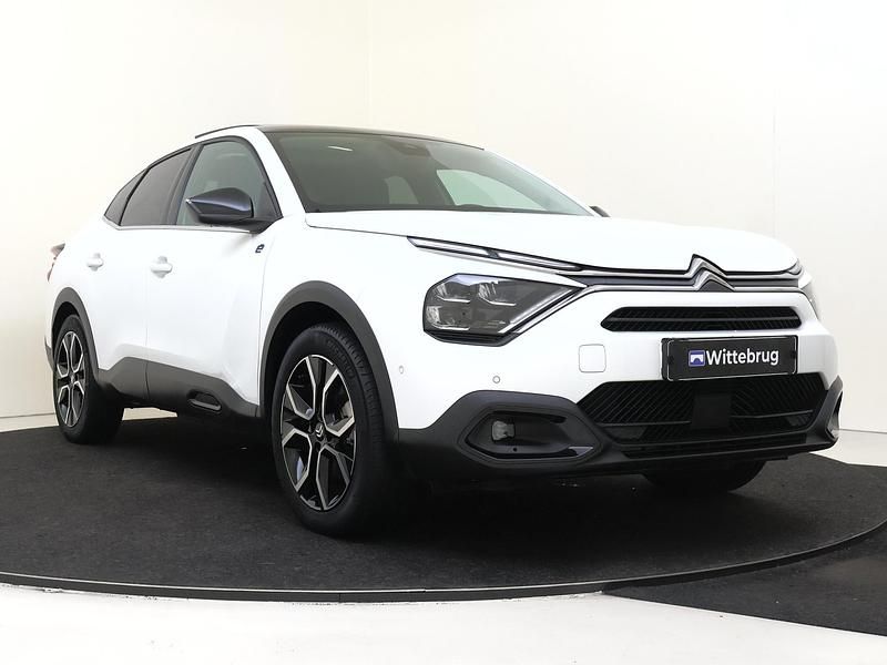 Occasion Citroën e-C4 Shine 114 kW (156 PK) 2023 Wit Sedan