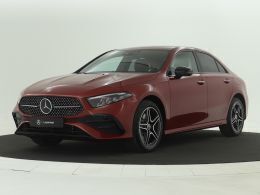 993 manufaktur patagoniërood metallic Gebruikt 2024 Mercedes 250 AMG line Sedan | € 39.950 (Eerlijke prijs) - Afbeelding 1/4