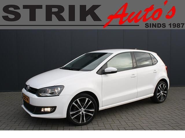 Wit Occasion 2014 VW Polo Highline Hatchback | € 8.888 (Eerlijke prijs) - Afbeelding 1/4