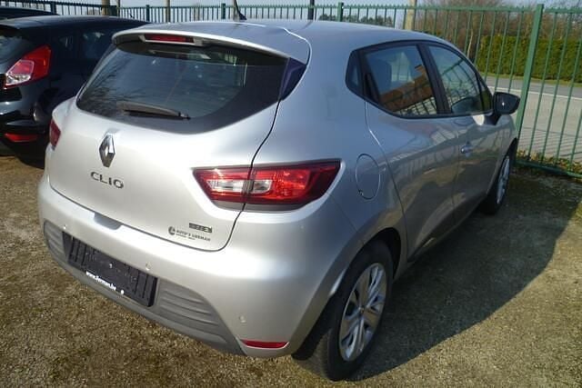 Occasion Renault Clio 90 PK (66 kW) 2017 Zilver SUV