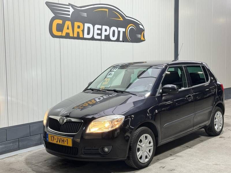 Zwart Gebruikt 2009 Skoda Fabia Tour Hatchback | € 2.999 (Eerlijke prijs) - Afbeelding 1/4