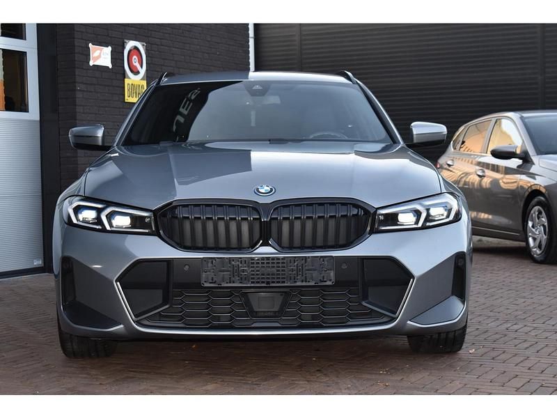 Occasion BMW 330 M Sport 293 PK (215 kW) 2023 Grijs Stationwagen