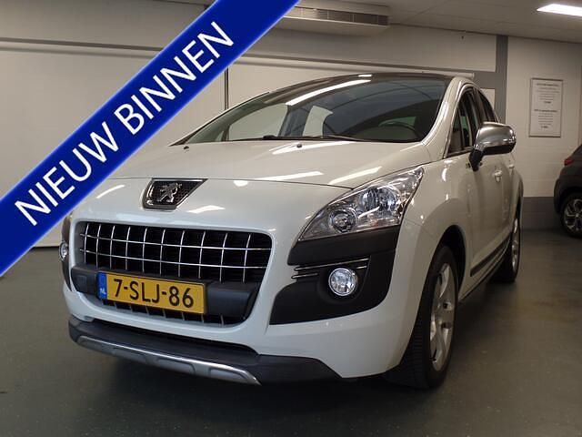 Wit (parellak) Gebruikt 2013 Peugeot 3008 Style MPV | € 5.900 (Eerlijke prijs) - Afbeelding 1/4