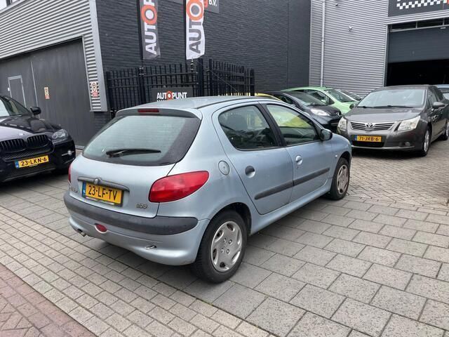 Occasion Peugeot 206 75 PK (55 kW) 2003 Grijs Hatchback