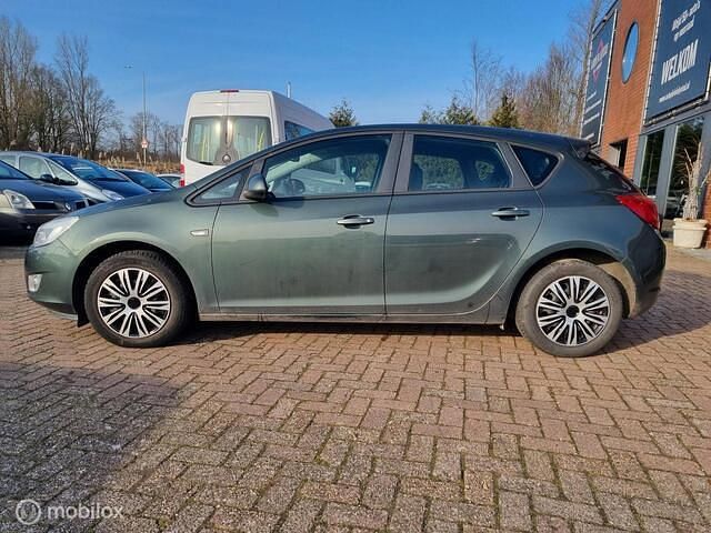 Occasion Opel Astra Edition 140 PK (102 kW) 2011 Groen Hatchback