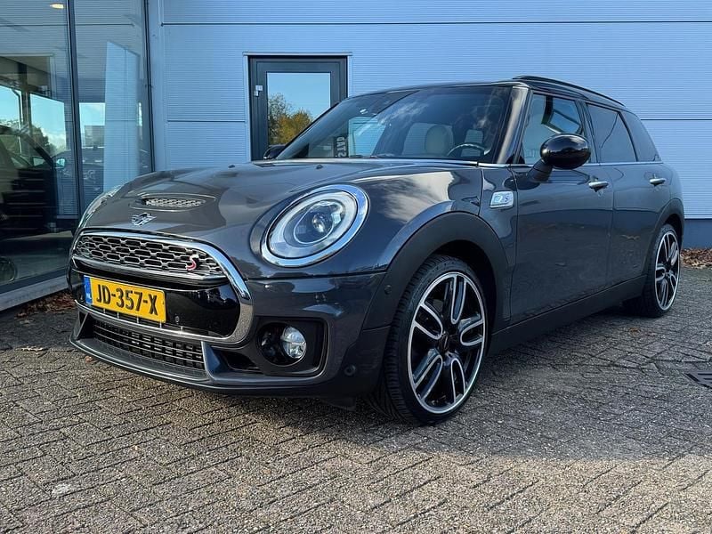 Grijs Gebruikt 2016 Mini Cooper Clubman Stationwagen | € 17.500 (Iets duurder) - Afbeelding 1/4