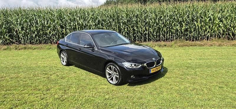 Zwart Occasion 2014 BMW 320 Executive Sedan | € 9.500 (Goede deal) - Afbeelding 1/4