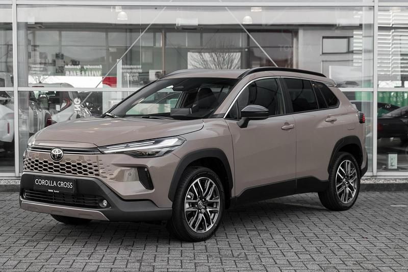 Bruin Nieuw 2025 Toyota Corolla Cross SUV | € 44.289 (Eerlijke prijs) - Afbeelding 1/1