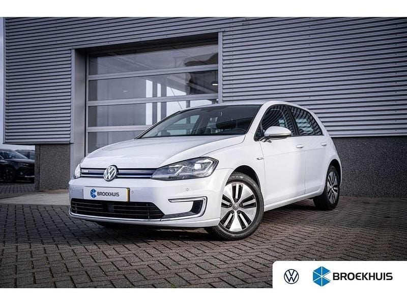 Wit Occasion 2018 VW e-Golf Edition Hatchback | € 10.900 (Super prijs) - Afbeelding 1/4