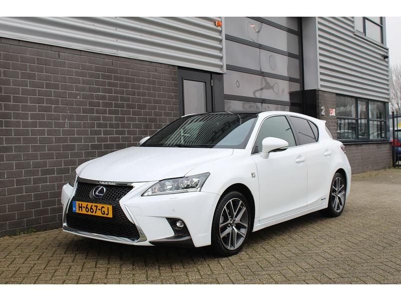 Occasion Lexus CT200h Sport Line 99 PK (72 kW) 2016 Wit Hatchback