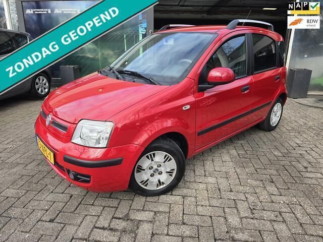 Rood, metallic lak Gebruikt 2010 Fiat Panda Emotion Hatchback | € 3.999 (Iets duurder) - Afbeelding 1/4
