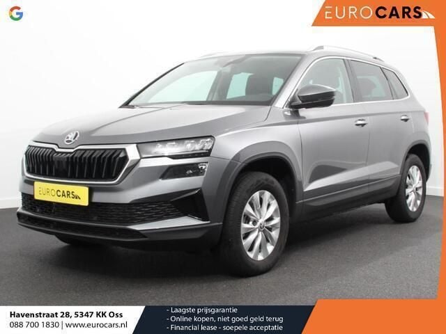 Grijs Gebruikt 2024 Skoda Karoq Ambition SUV | € 32.890 (Goede deal) - Afbeelding 1/4