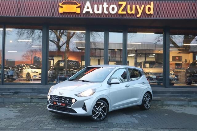 Grijs, metallic lak Gebruikt 2020 Hyundai i10 Premium Hatchback | € 16.493 (Eerlijke prijs) - Afbeelding 1/4