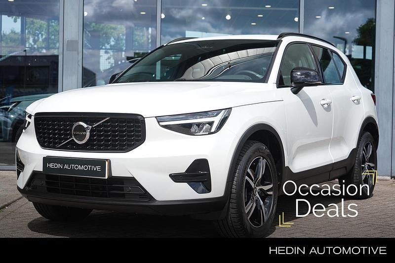 Wit Occasion 2024 Volvo XC40 Plus SUV | € 39.995 (Eerlijke prijs) - Afbeelding 1/4