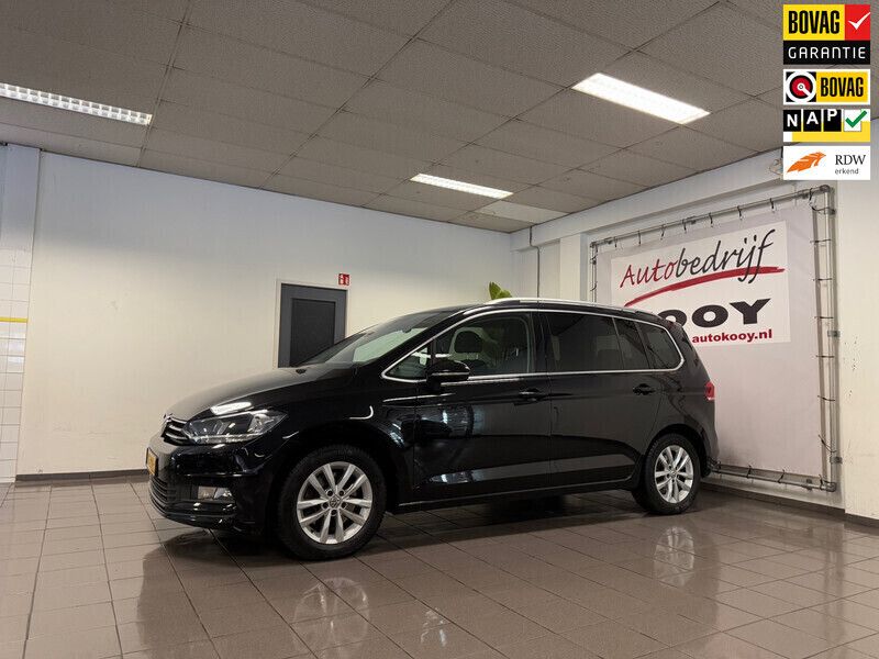 Zwart Gebruikt 2017 VW Touran Highline MPV | € 17.270 (Eerlijke prijs) - Afbeelding 1/4
