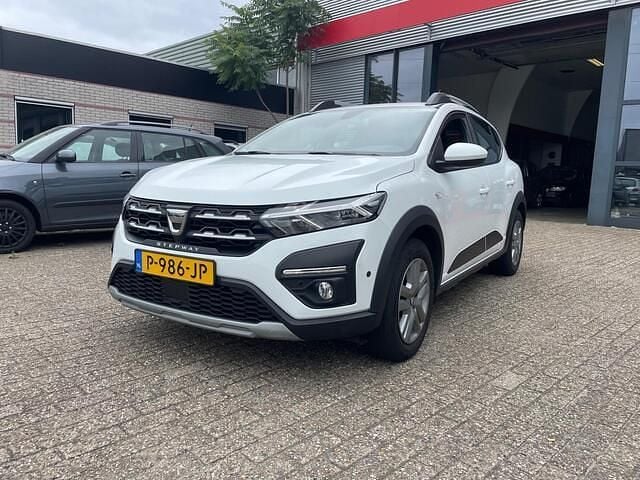 Wit Gebruikt 2021 Dacia Sandero Comfort Hatchback | € 13.749 (Eerlijke prijs) - Afbeelding 1/4