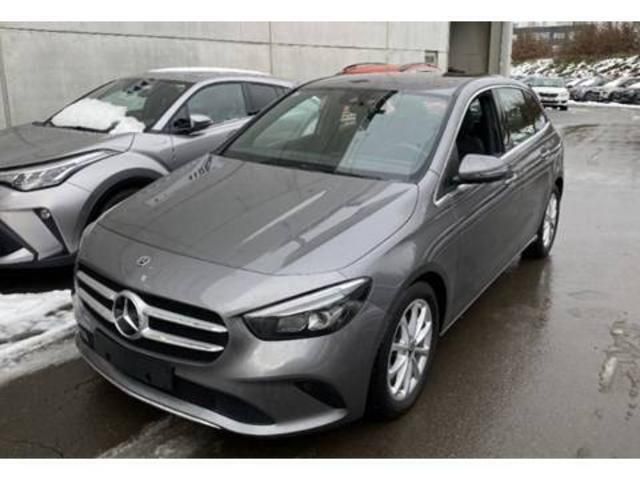 Grijs Gebruikt 2020 Mercedes B150 Progressive MPV | € 29.990 - Afbeelding 1/1