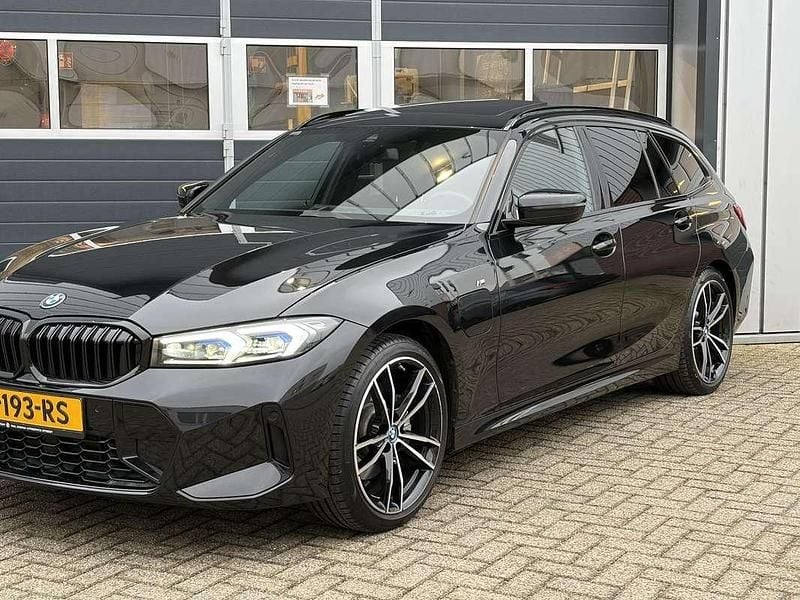 Occasion BMW 320e M Sport 204 PK (150 kW) 2024 Zwart (metallic) Stationwagen