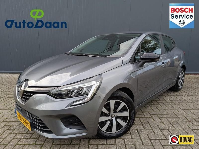 Grijs Gebruikt 2022 Renault Clio V Equilibre Hatchback | € 14.995 (Goede deal) - Afbeelding 1/4