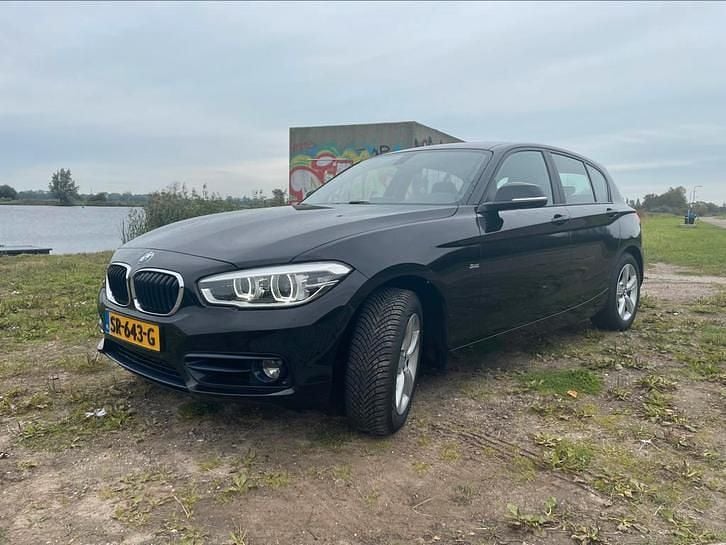Occasion 2018 BMW 118 Hatchback | € 11.990 (Super prijs) - Afbeelding 1/4