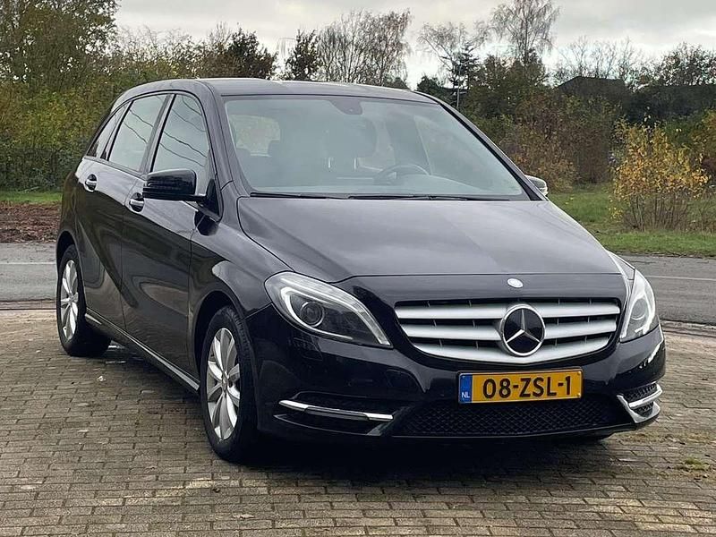 Zwart Gebruikt 2013 Mercedes B200 Ambition MPV | € 8.800 (Super prijs) - Afbeelding 1/4